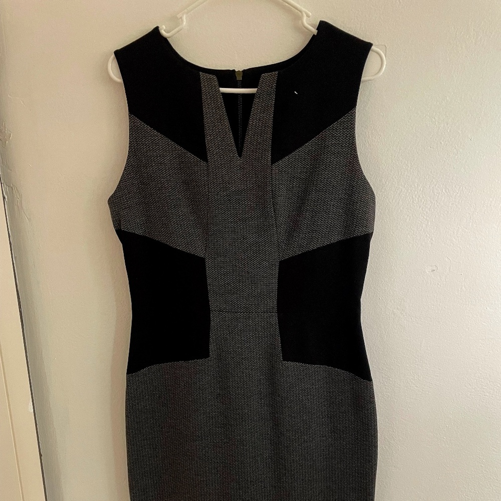 NWT NYDJ beautiful high quality dress black/gray with full slip under sz 10